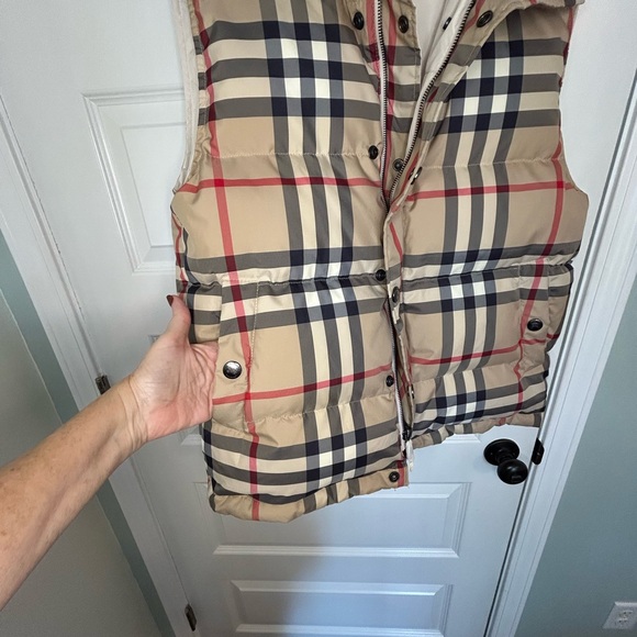 Burberry London Reversible Puffer Vest. - Picture 12 of 14